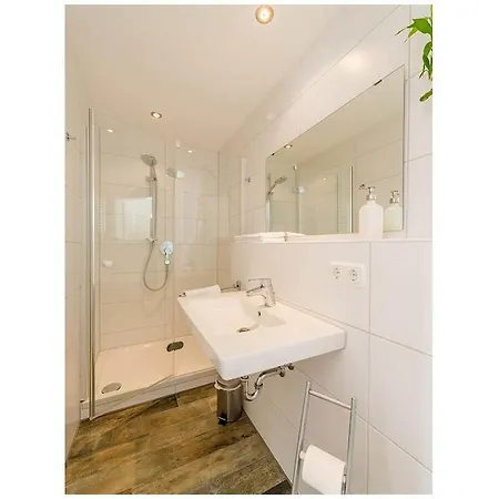 With 2 Bedrooms *